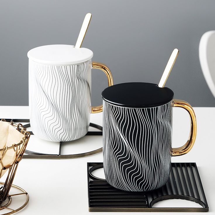 Modern Wavy Line Mugs with Lid & Spoon